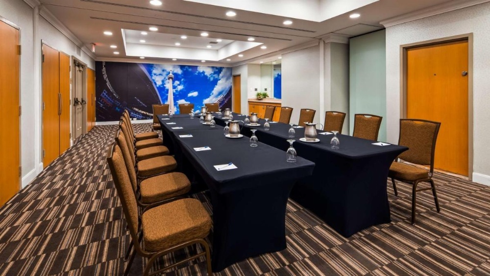 Best Western Premier Toronto Airport Carlingview Hotel