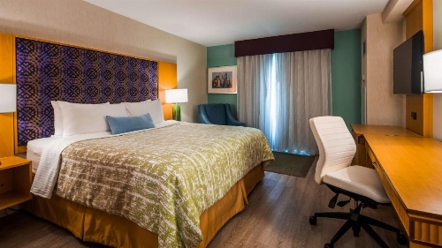 Best Western Premier Toronto Airport Carlingview Hotel image 12