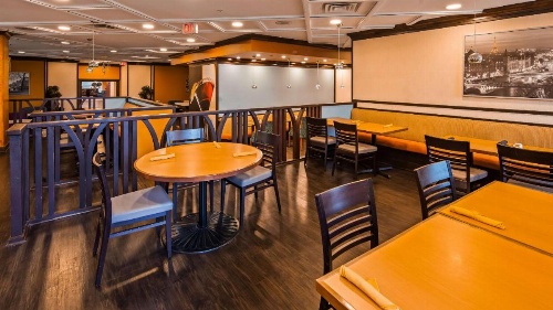 Best Western Premier Toronto Airport Carlingview Hotel image 16