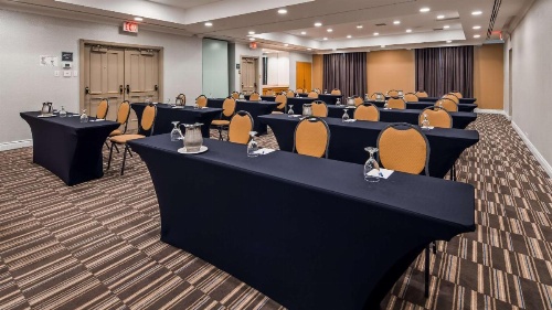 Best Western Premier Toronto Airport Carlingview Hotel image 20
